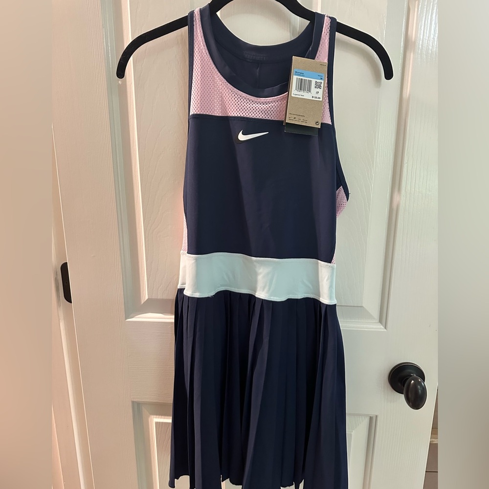 Nike tennis dress size medium new
